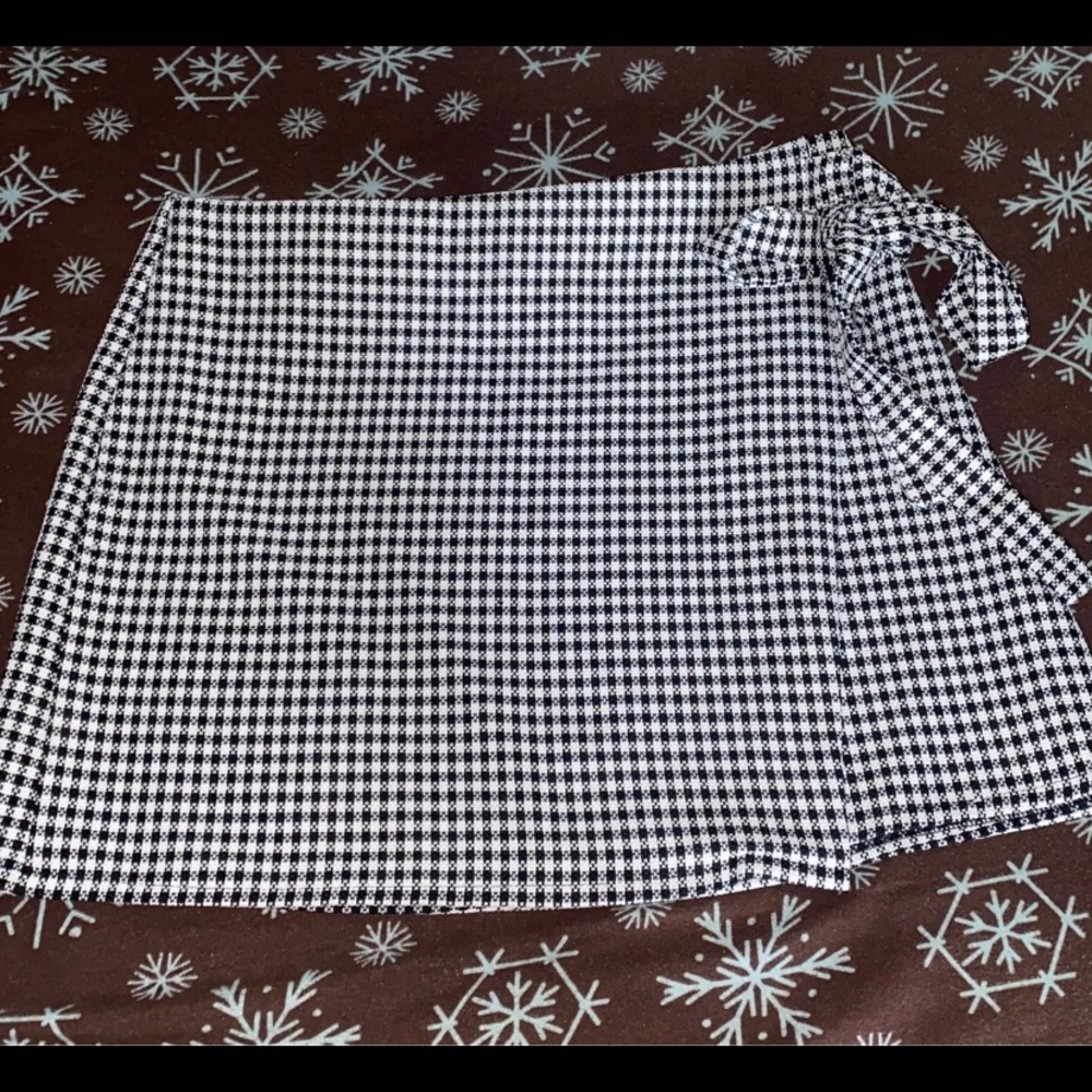boohoo Black and White Skirt